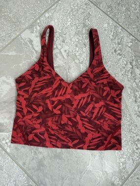 LULULEMON ALIGN CROPPED TANK TOP
Spray Leaf Fireside Red Multi, size 4